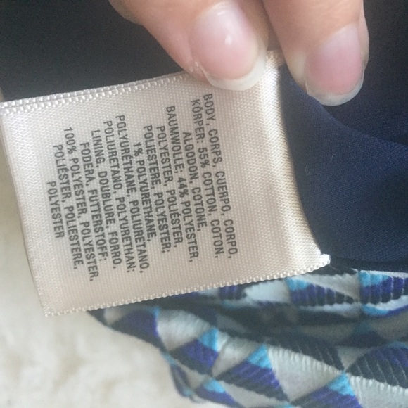 3/$20 Anthropologie HD in Paris Blue Geometric top - Picture 7 of 9